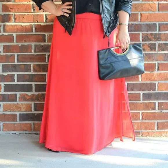 Outback red skirt size 6 2025